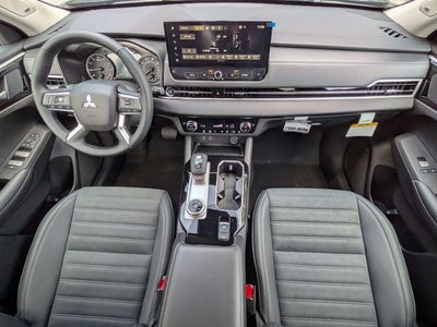 2026 Mitsubishi Outlander SE