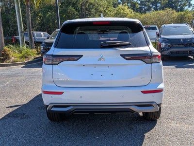 2026 Mitsubishi Outlander SE