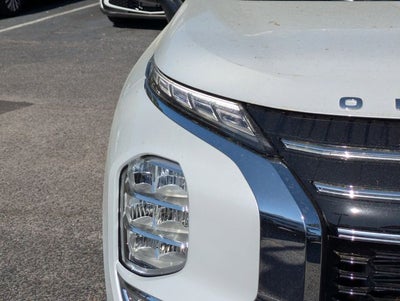 2026 Mitsubishi Outlander SE