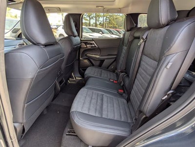 2026 Mitsubishi Outlander SE