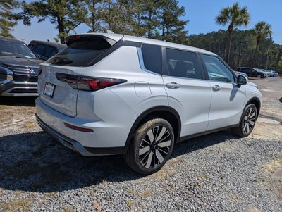 2026 Mitsubishi Outlander SE