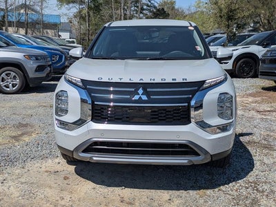 2026 Mitsubishi Outlander SE