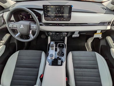 2026 Mitsubishi Outlander SE