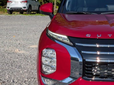 2026 Mitsubishi Outlander SE