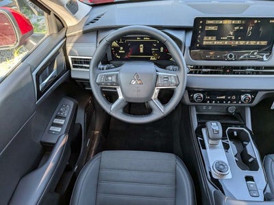 2026 Mitsubishi Outlander SE
