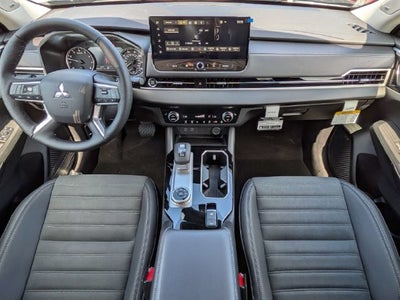 2026 Mitsubishi Outlander SE