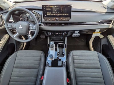 2026 Mitsubishi Outlander SE