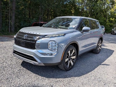 2026 Mitsubishi Outlander SE