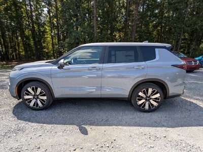 2026 Mitsubishi Outlander SE