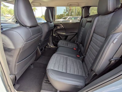 2026 Mitsubishi Outlander SE