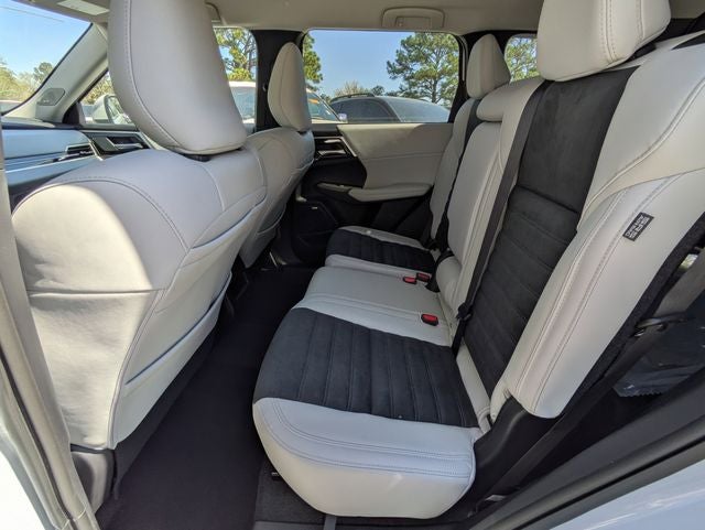 2026 Mitsubishi Outlander Base