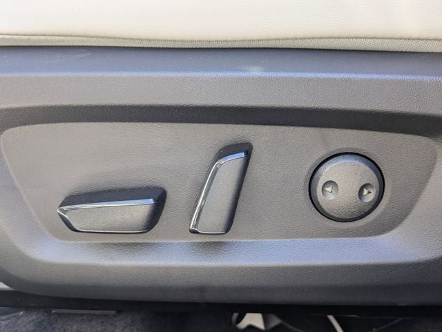 2026 Mitsubishi Outlander Base