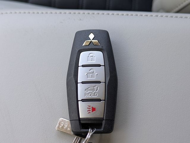 2026 Mitsubishi Outlander Base