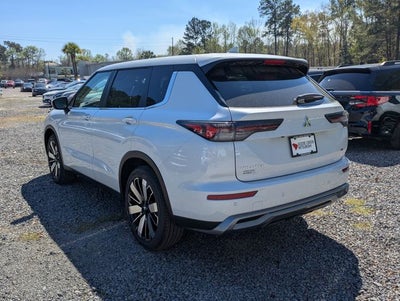 2026 Mitsubishi Outlander Base