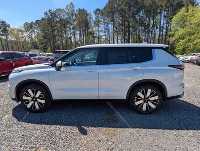 2026 Mitsubishi Outlander Base