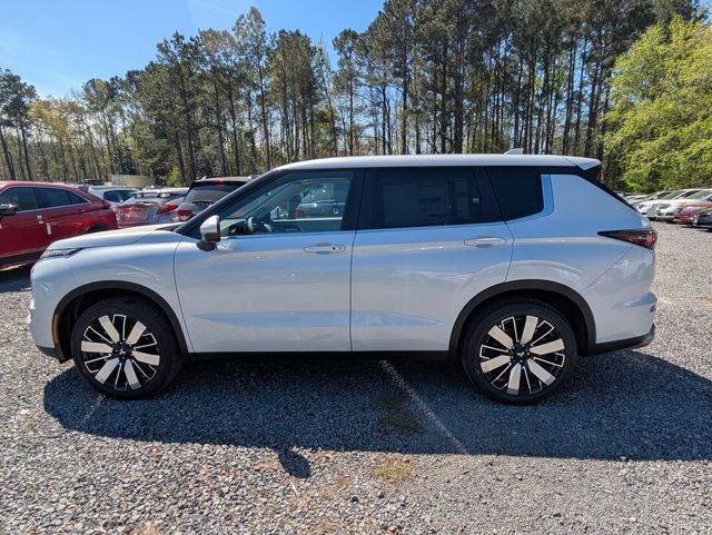 2026 Mitsubishi Outlander Base