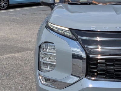 2026 Mitsubishi Outlander SE