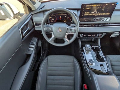 2026 Mitsubishi Outlander SE