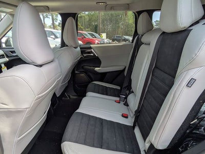 2026 Mitsubishi Outlander SE