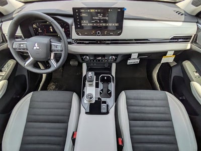 2026 Mitsubishi Outlander SE