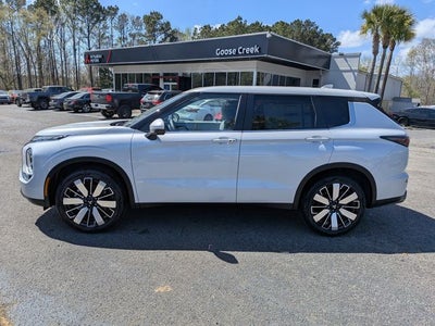 2026 Mitsubishi Outlander SE