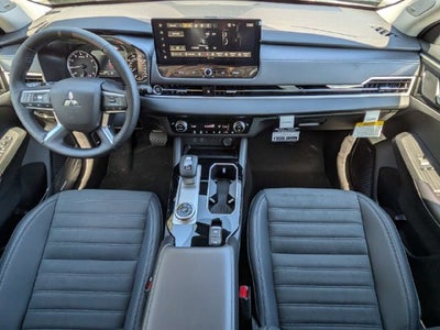 2026 Mitsubishi Outlander SE