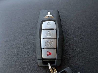 2026 Mitsubishi Outlander SE