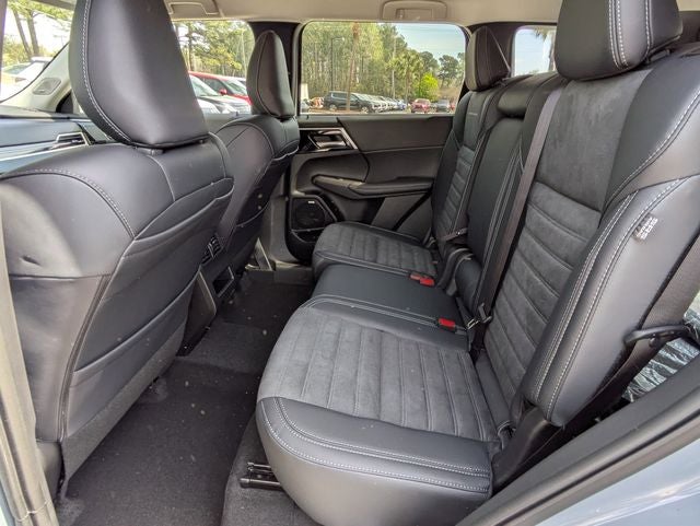 2026 Mitsubishi Outlander Base