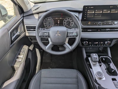 2026 Mitsubishi Outlander Base