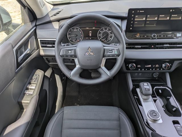 2026 Mitsubishi Outlander Base