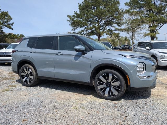 2026 Mitsubishi Outlander Base