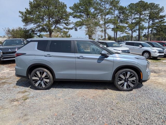 2026 Mitsubishi Outlander Base