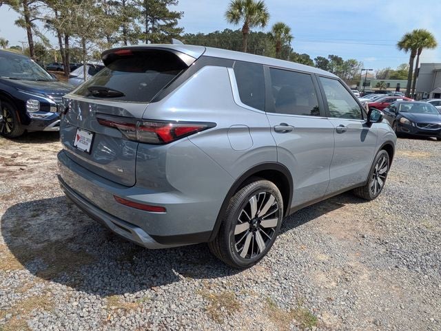 2026 Mitsubishi Outlander Base