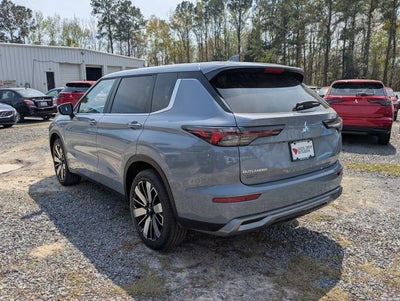 2026 Mitsubishi Outlander Base