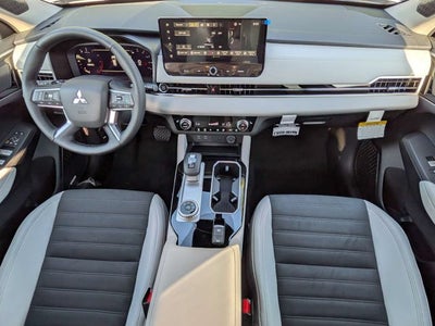 2026 Mitsubishi Outlander SE