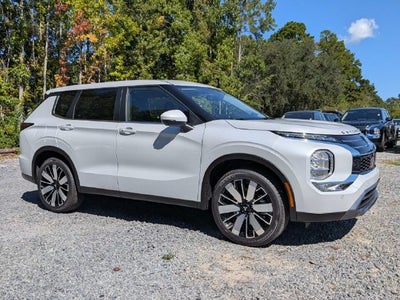 2026 Mitsubishi Outlander SE