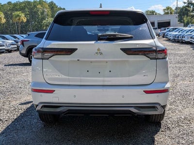 2026 Mitsubishi Outlander SE