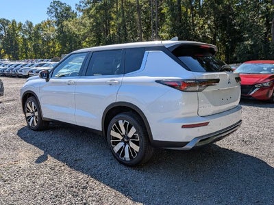 2026 Mitsubishi Outlander SE