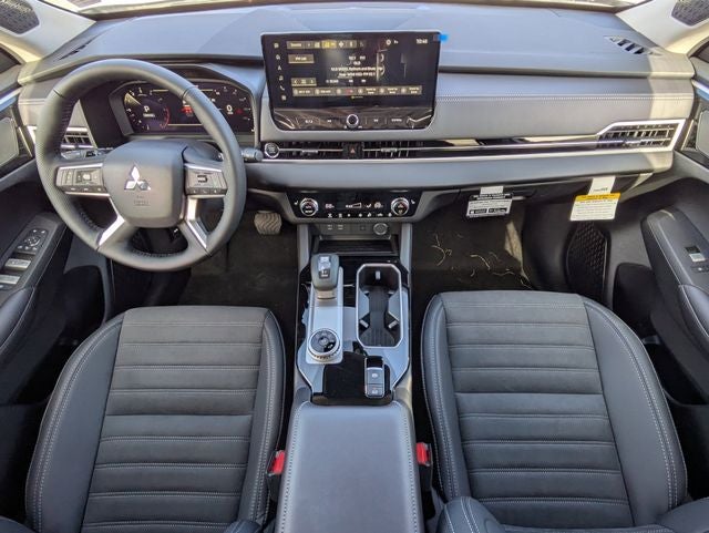 2026 Mitsubishi Outlander Base