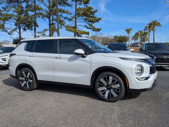 2026 Mitsubishi Outlander Base