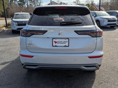 2026 Mitsubishi Outlander Base