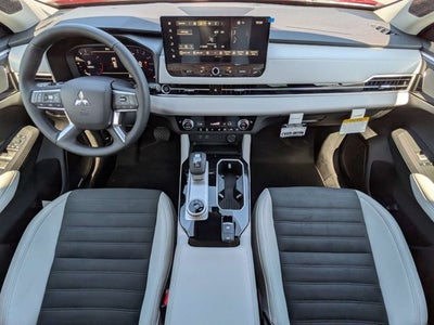 2026 Mitsubishi Outlander SE