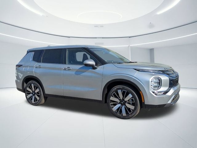 2026 Mitsubishi Outlander Base