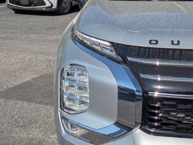 2026 Mitsubishi Outlander Base