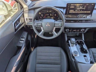 2026 Mitsubishi Outlander Base