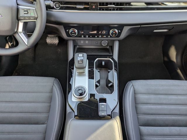 2026 Mitsubishi Outlander Base