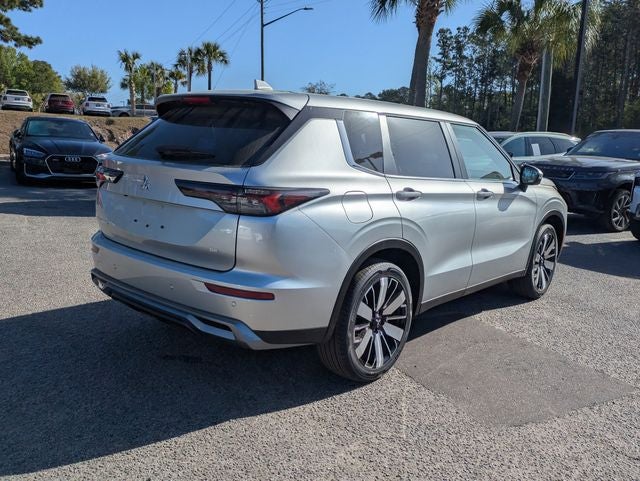 2026 Mitsubishi Outlander Base