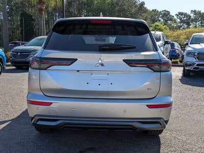 2026 Mitsubishi Outlander Base