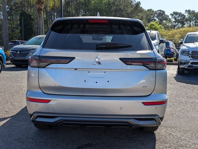 2026 Mitsubishi Outlander Base