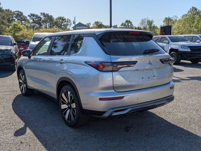 2026 Mitsubishi Outlander Base